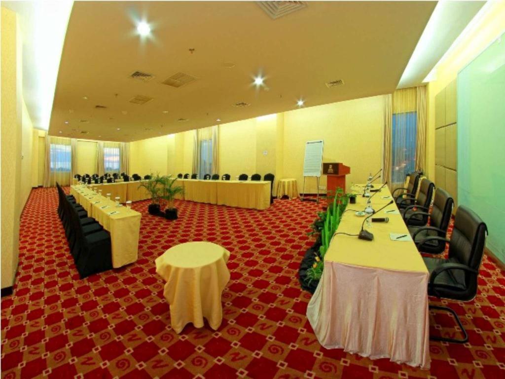 Grand Basko Hotel ปาดัง ภายนอก รูปภาพ