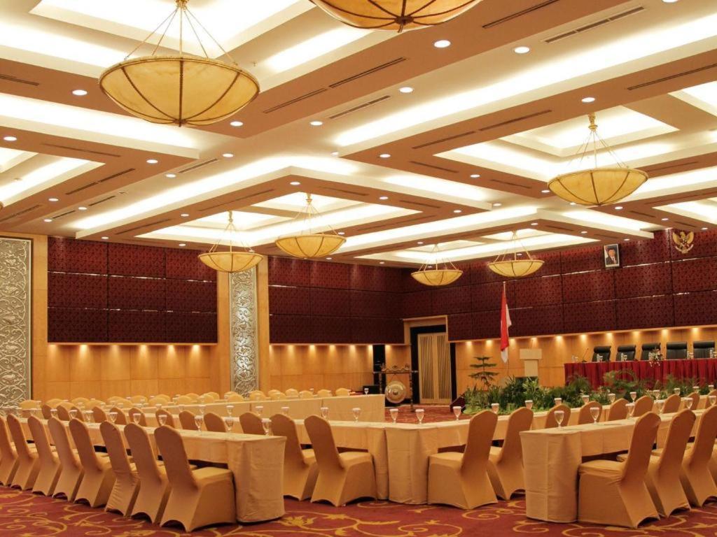 Grand Basko Hotel ปาดัง ภายนอก รูปภาพ