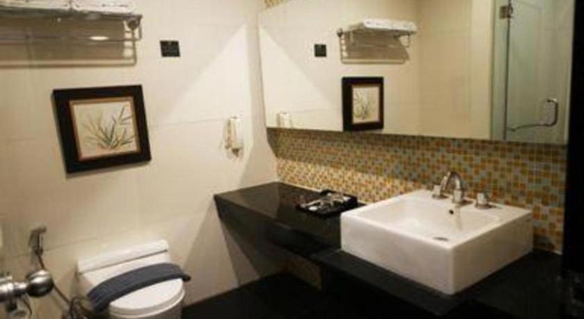 Grand Basko Hotel ปาดัง ภายนอก รูปภาพ